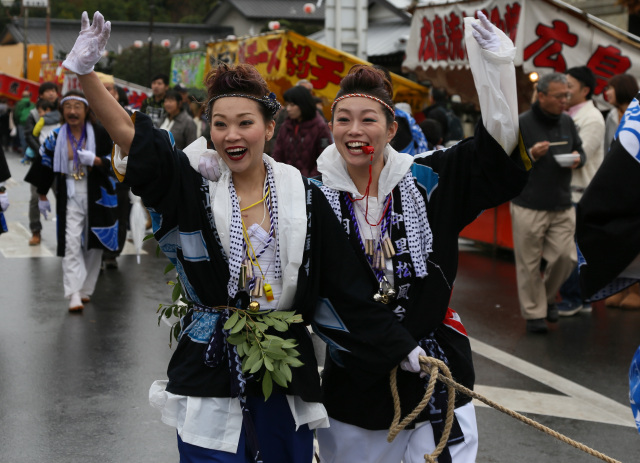 「梵天祭りの姐さん達」