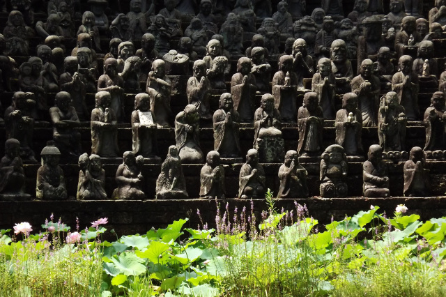 「祥雲寺の百石仏」